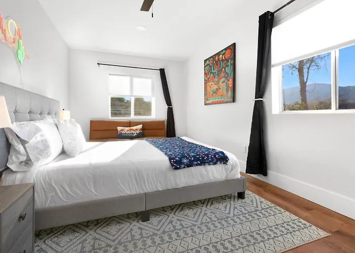 Holiday home Heated Pool And Jacuzzi, Scenic Mountain View, Lux And Cozy, Cottonwood