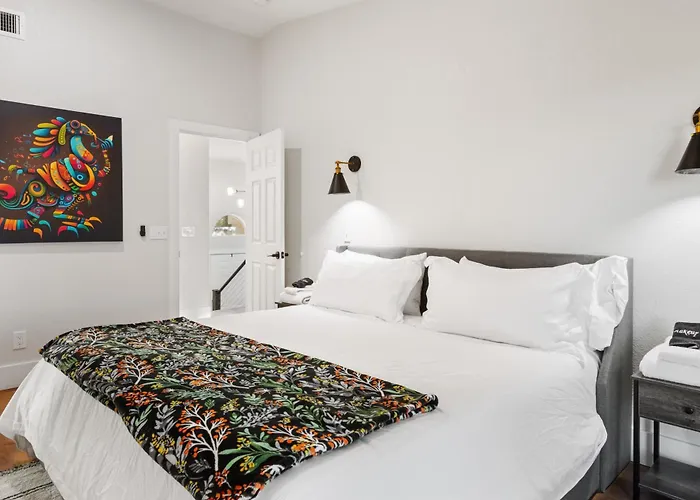Holiday home Heated Pool And Jacuzzi, Scenic Mountain View, Lux And Cozy, Cottonwood