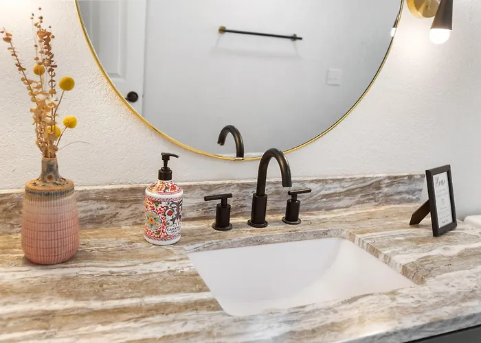 Holiday home Heated Pool And Jacuzzi, Scenic Mountain View, Lux And Cozy, Cottonwood